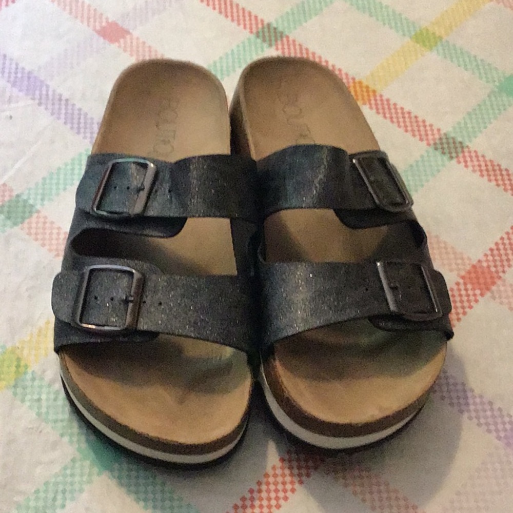 Size 8.5/39 euro slip on sandals